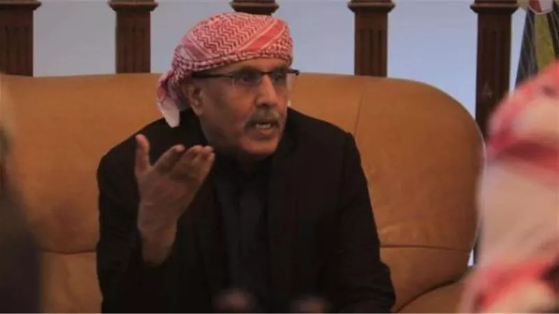علي الكثيري يكشف تفاصيل خطيرة: ضبط مصافي تكرير بدائية بوادي حضرموت تُهرب الوقود لميليشيا الحوثي