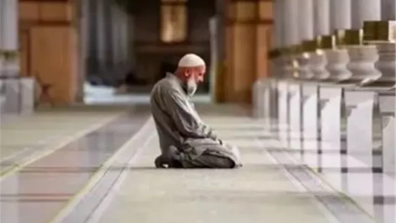 متى يؤذن للعشاء اليوم؟ مواقيت الصلاة في مصر اليوم الثلاثاء 30-12-2025