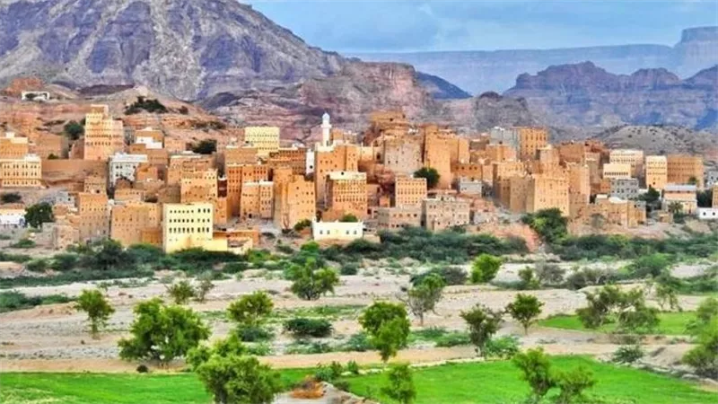 شبوة تتأهب.. الشيخ لحمر علي لسود يلوح بـ 