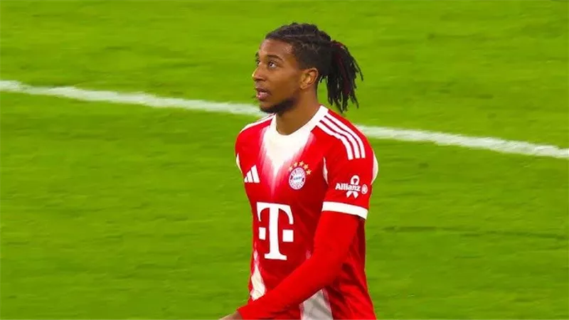 بديلا لـ محمد صلاح.. ليفربول يقتحم سباق التعاقد مع مايكل أوليز
