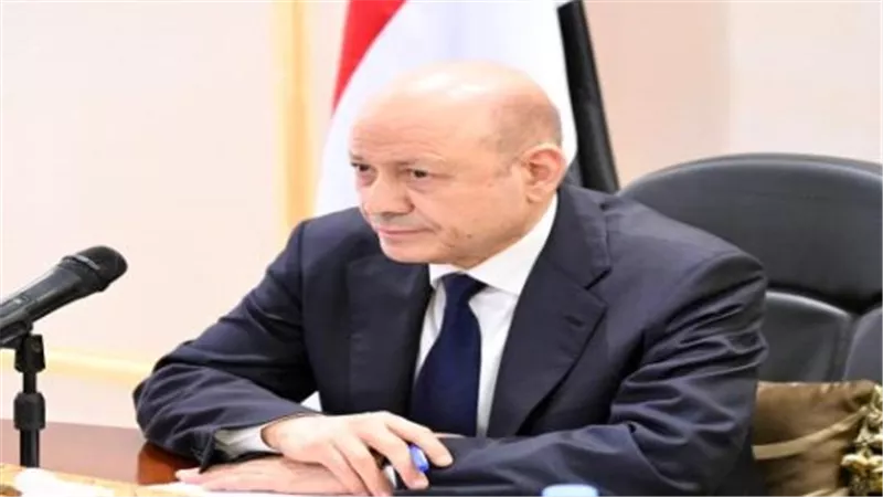 بين مرآة التاريخ وفخاخ السياسة: قراءة في انهيار 