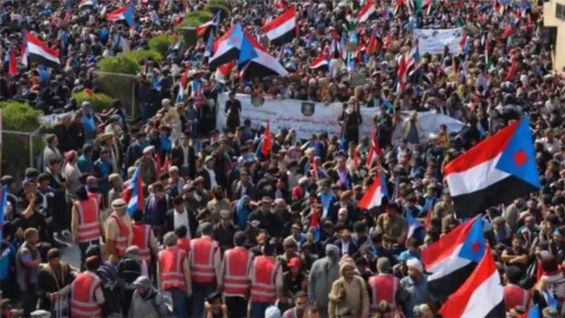 الاصطفاف الوطني الجنوبي: جدار الصد المنيع في وجه القرارات الأحادية واستهداف ميناء المكلا