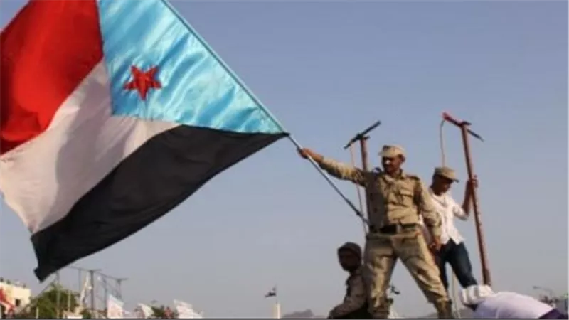 وزارة الخدمة المدنية بعدن تبارك الإعلان الدستوري وتعلن جاهزيتها لبناء هيكل دولة الجنوب العربي