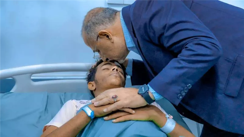  الزُبيدي يطمئن على أحوال جرحى عملية “المستقبل الواعد” بمستشفى عبود العسكري