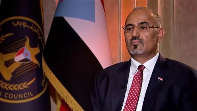 الانتقالي يفضح الشائعات: الزُبيدي يقود المشهد من عدن ويشرف على المؤسسات
