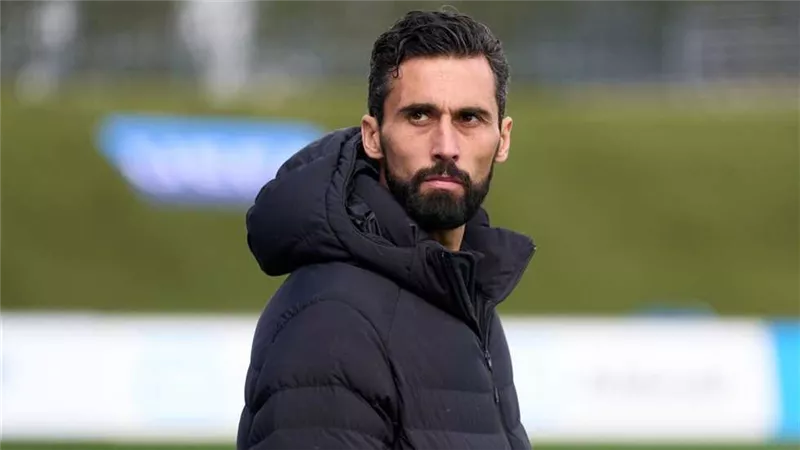رسميا.. ريال مدريد يعلن مدربه الجديد بعد إقالة ألونسو