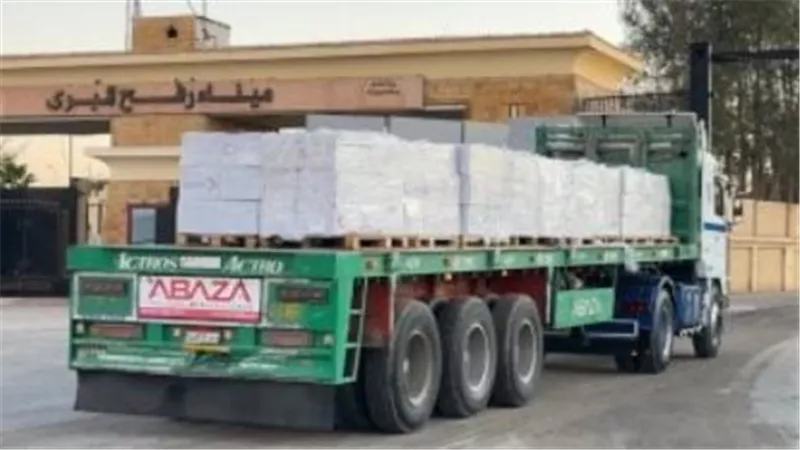 الهلال الأحمر المصري يكسر حصار البرد بـ 6850 طن من الإغاثات العاجلة لقطاع غزة