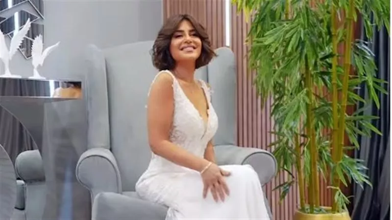 بعدما تصدرت منة فضالي التريند.. فستان الزفاف.. هل هو واقع أم كواليس عمل فني؟
