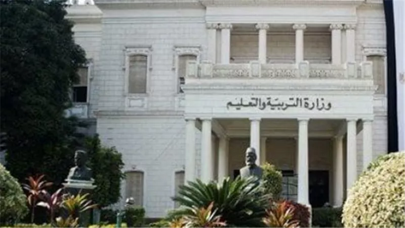 نصائح تربوية لطلاب الشهادة الإعدادية للتغلب على قلق الامتحانات وتنظيم الوقت في المراجعة النهائية