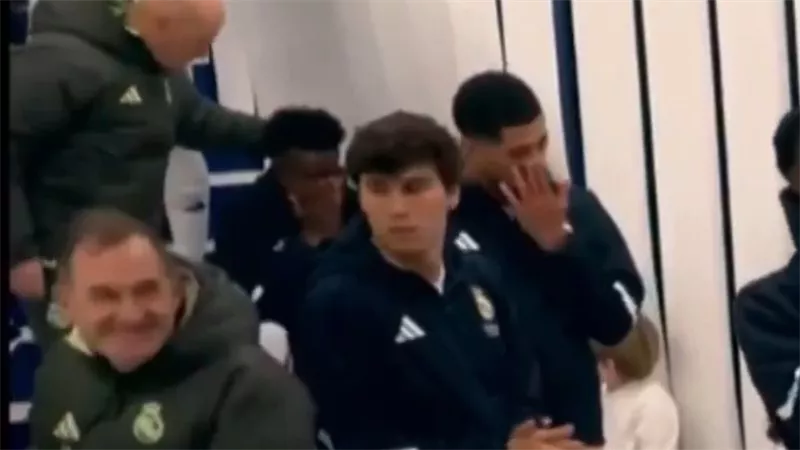 فينيسيوس يبكي بسبب صافرات استهجان جماهير ريال مدريد ضده قبل لقاء ليفانتي