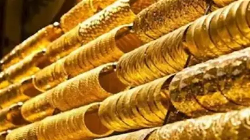 سوق الصاغة في مواجهة التقلبات.. هل الوقت الحالي مناسب للشراء بعد استقرار عيار 24 عند 7400 جنيه؟