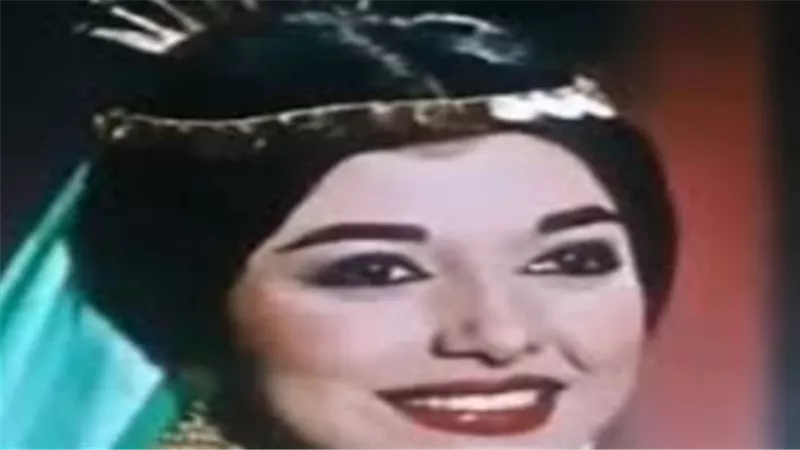 من رابعة العدوية إلى الراقصة والسياسي.. كيف تربعت نبيلة عبيد على عرش السينما؟