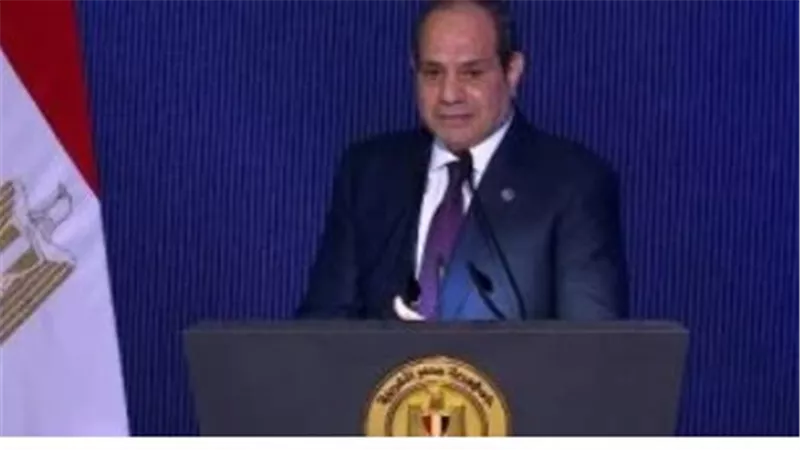 في عيد الشرطة الـ74.. الرئيس السيسي يكرم أسر الشهداء ويمنح أوسمة التميز