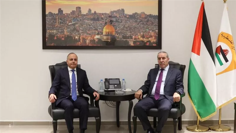حسين الشيخ يثمن دور القيادة المصرية: تنسيق متواصل لحماية الثوابت الفلسطينية ومعبر رفح