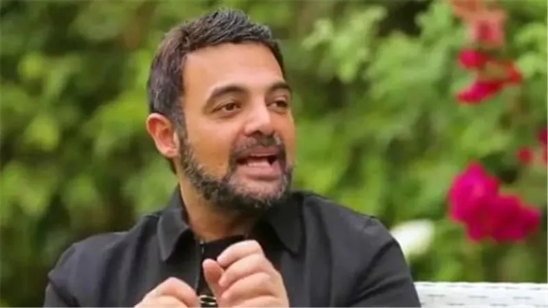 عمرو محمود ياسين.. المبدع الذي خرج من جلباب والده ليتصدر المشهد الدرامي كأبرز مؤلفي جيله