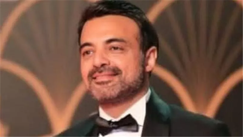 عمرو محمود ياسين وآيات أباظة.. قصة نجاح عائلية وفنية بدأت منذ التخرج وتوجت بلقب 
