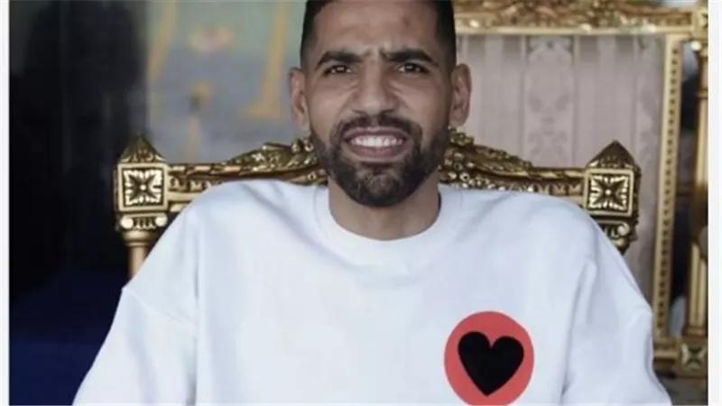 معركة الإرادة المستمرة.. مؤمن زكريا ينشر صورة من المستشفى والوسط الرياضي ينتفض دعمًا له