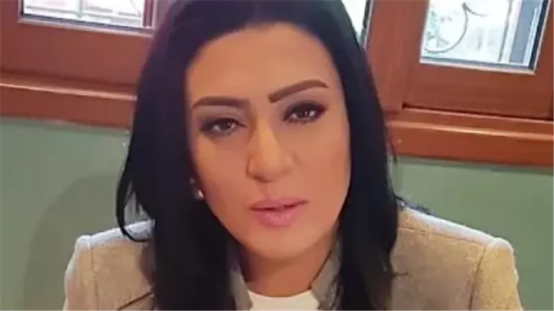 بين الاحترام والتوتر المكتوم.. وفاء صادق تروي ذكريات العمل مع سميرة أحمد في مسلسلها الشهير