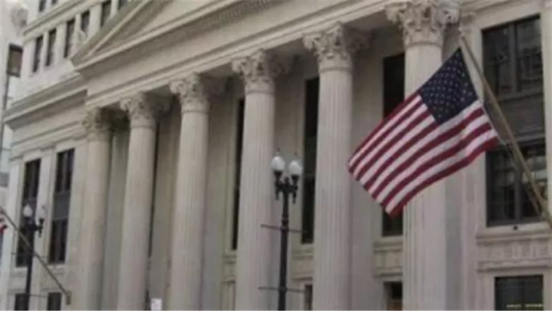 الفيدرالي الأمريكي يحسم الجدل ويثبت أسعار الفائدة في أول اجتماعات 2026: قراءة في الأبعاد والدلالات