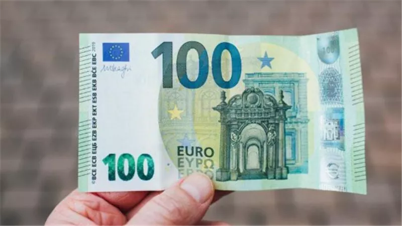 متابعة حية لسعر اليورو اليوم الخميس.. تراجع أسعار البيع والشراء في بنوك الإسكندرية وCIB وقناة السويس