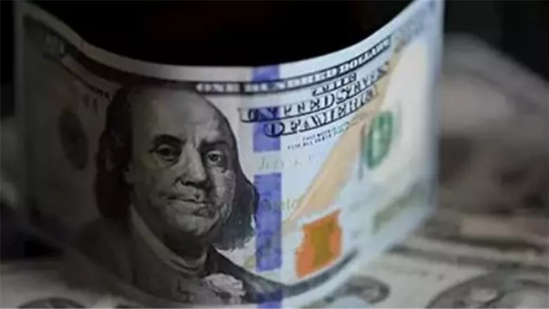 من المركزي إلى البنوك الخاصة.. تعرف على أسعار شراء وبيع الدولار اليوم