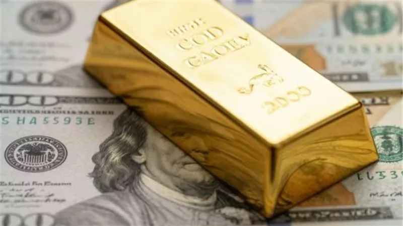 جنون الذهب: رحلة الأونصة من قاع 4402 دولار إلى قمة 4950 دولارًا في ساعات