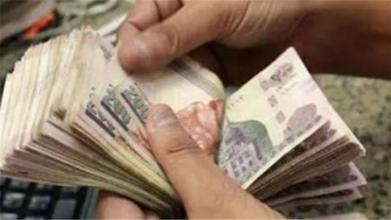 زيادة الرواتب 2026.. تفاصيل العلاوة الدورية ورفع الحد الأدنى للأجور لموظفي الدولة والمعلمين