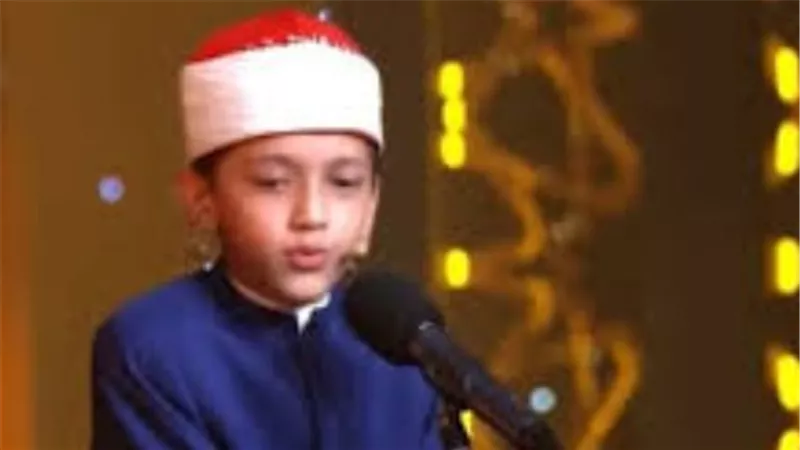 عمر علي عوض.. بطل السباحة والقرآن الذي تابعه 5 ملايين شخص على فيسبوك