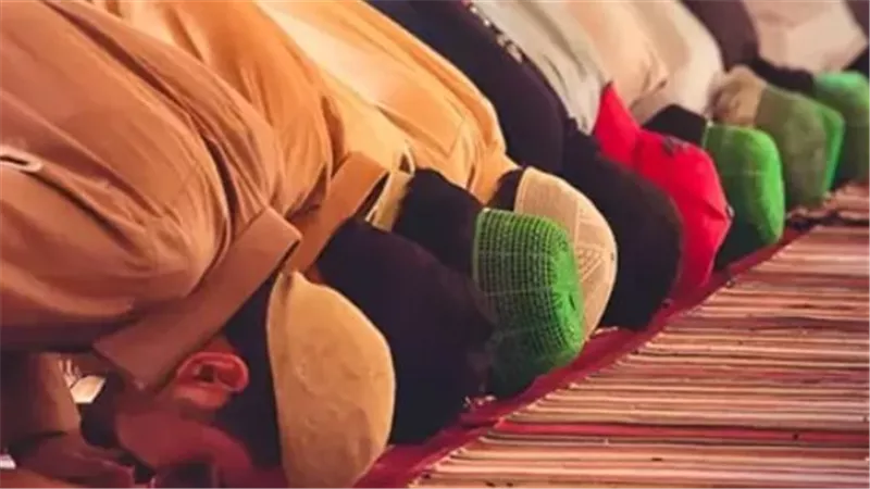 دليل المصلي: مواقيت الصلاة اليوم في شرم الشيخ والعريش وحلايب بالتفصيل