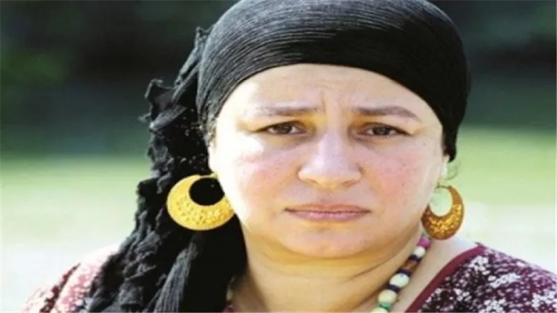 تقديرًا لتاريخها الفني.. كيف مهدت الدولة المصرية الطريق لعودة الفنانة عبلة كامل؟