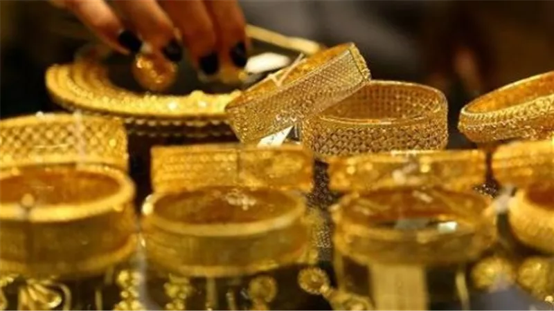الذهب في مصر 2026: دليلك الشامل للأسعار، المصنعية، وأفضل وقت للادخار بعد استقرار اليوم
