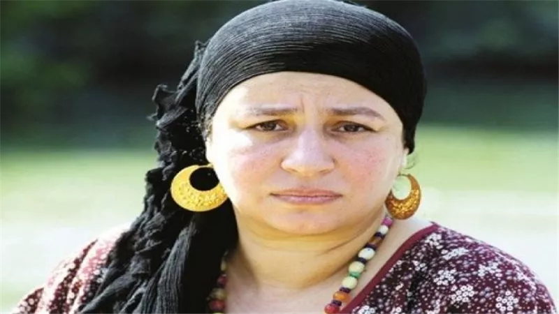 مدرسة الأداء الإنساني: لماذا يظل اسم عبلة كامل عصيًا على النسيان رغم طول الغياب؟
