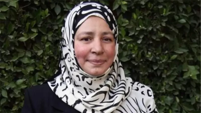 عبلة كامل تكسر عزلتها بـ 