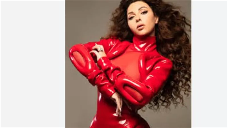 سحر الأبيض والذهبي.. لماذا تصدرت النجمة اللبنانية العالمية ميريام فارس؟