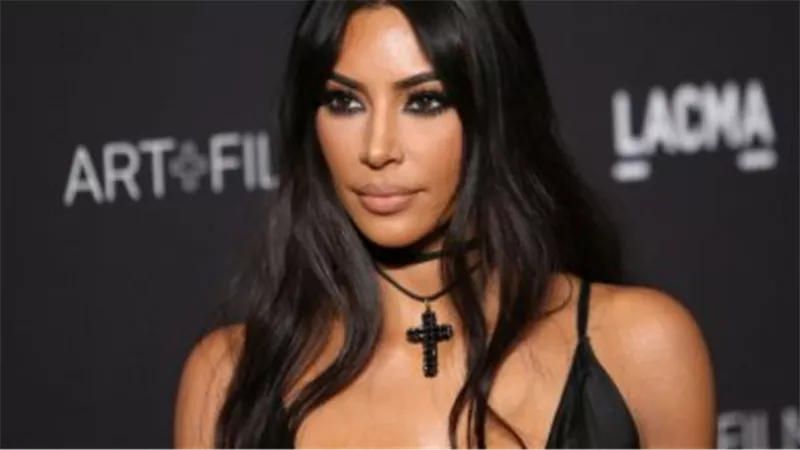 أسرار كيم كارداشيان الغريبة.. حميات قاسية وتدريبات شاقة من أجل إطلالات لا تدوم إلا ساعات