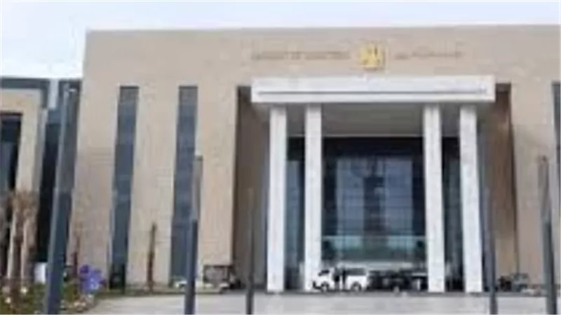 من هو حسين عيسى؟ نائب رئيس الوزراء الجديد للشؤون الاقتصادية في التشكيل المعدل