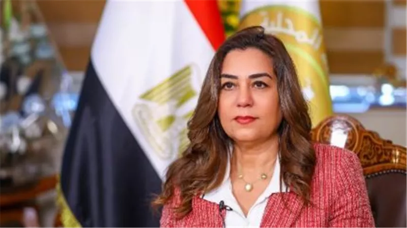 كيف تجمع منال عوض بين العلوم الطبية وإدارة ملفات البيئة؟