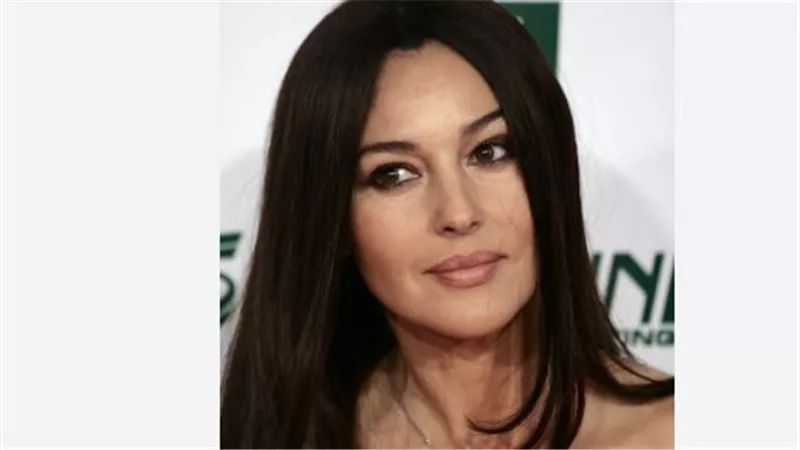 أسرار مسيرة مونيكا بيلوتشي: من عروض الأزياء في ميلانو إلى أدوار هوليوود الصعبة