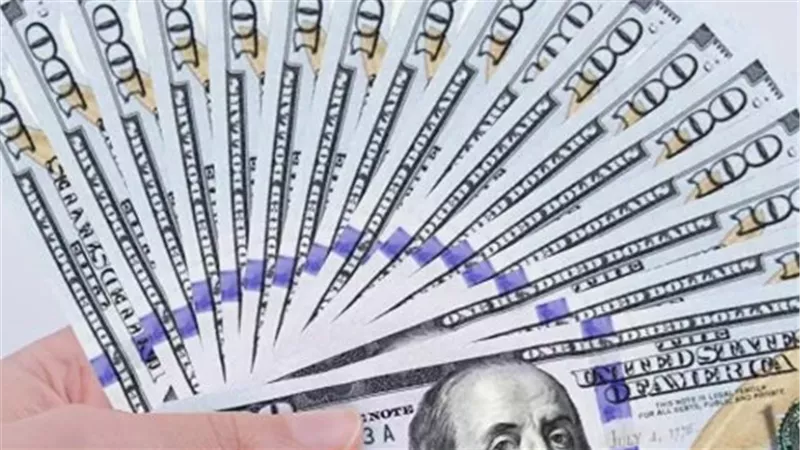 استقرار العملة الصعبة: الدولار يحافظ على مستوياته في القطاع المصرفي المصري اليوم