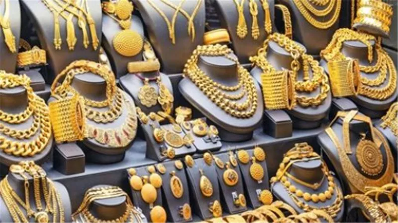 بريق المعدن الأصفر: سعر الجنيه الذهب يسجل 53200 جنيه في تعاملات السبت بالأسواق المصرية