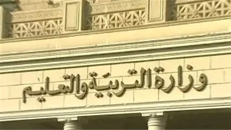 محمد عبد اللطيف يوضح أهمية التقييمات الدورية في تحسين نواتج التعلم وتطوير أداء الطلاب
