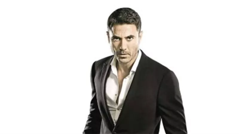 لماذا يختار أحمد عز الدراما الإذاعية سنويًا؟ قصة 