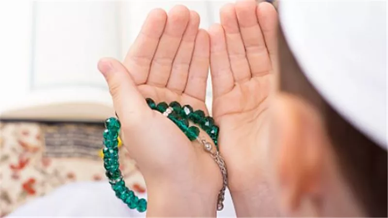 دعاء ليلة القدر ومأثورات العشر الأواخر.. هكذا علم النبي السيدة عائشة