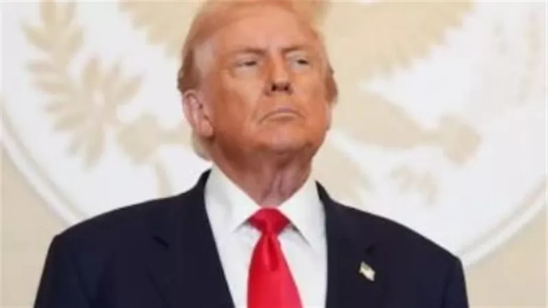 تمرد في البيت الأبيض.. ترامب يتحدى المحكمة العليا ويرفع الرسوم لـ 15%