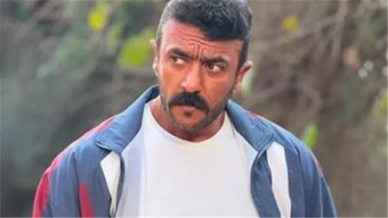 من الملاكمة إلى تجارة السيارات.. تحولات مثيرة في شخصية أحمد العوضي بمسلسل على كلاي