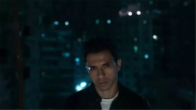 بين الابتزاز والتحالف.. كيف ينجو عصام عمر من ورطته في مسلسل 