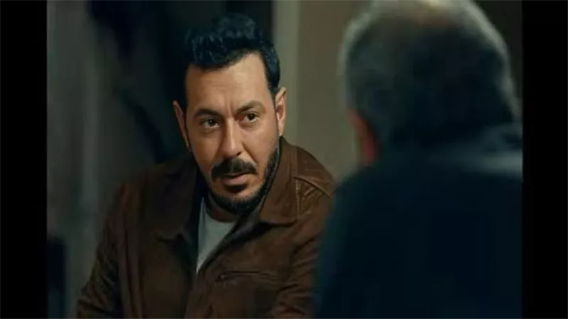 مصطفى شعبان يطلب 