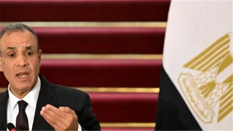 وزير الخارجية المصري يبحث هاتفيًا مع نظيره الكويتي تطورات ملف الحدود البحرية والتحركات الأممية