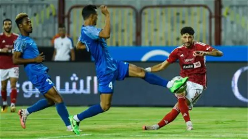 مروان عثمان يمنح الأهلي الأسبقية.. المارد الأحمر يقبض على الشوط الأول أمام سموحة