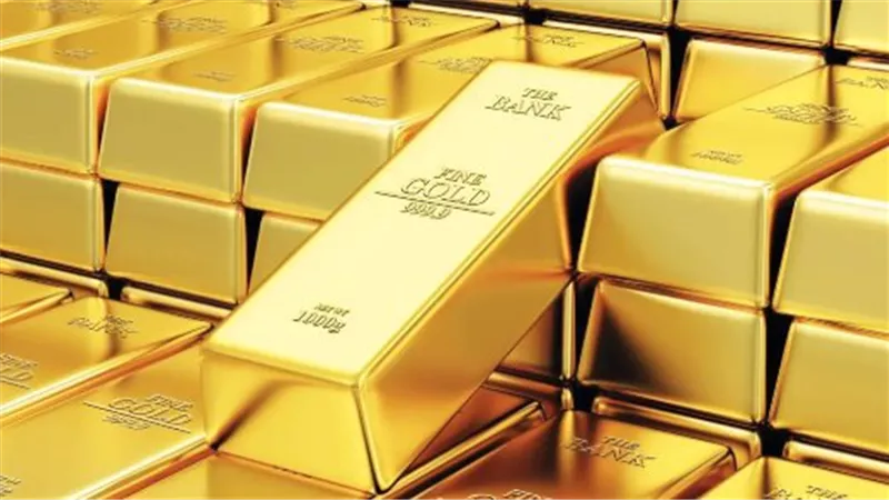 سعر الذهب عيار 21 يلامس الـ 7000 جنيه.. قراءة في أداء المعدن الأصفر بالسوق المحلية